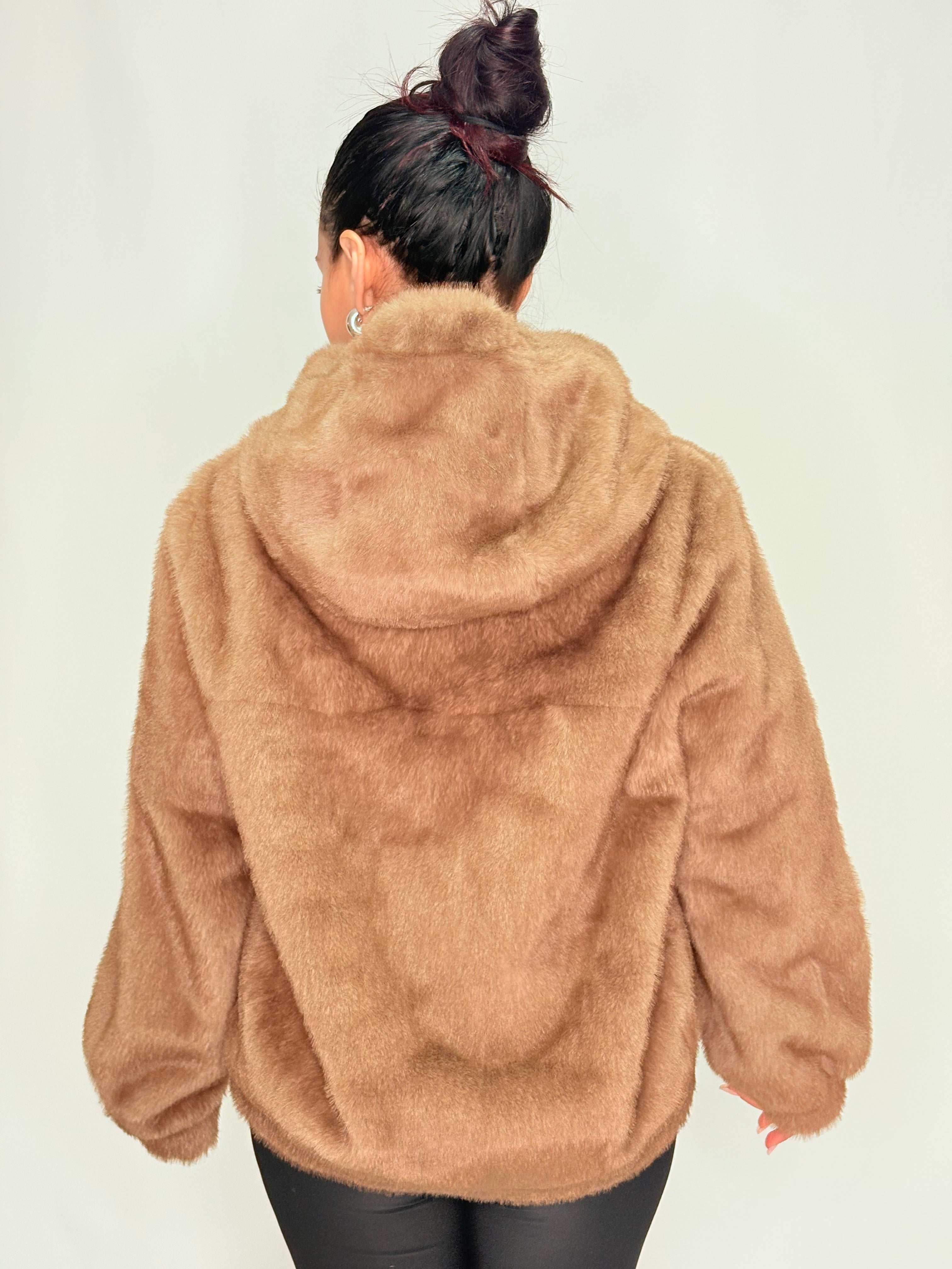 Pelliccia con Cappuccio