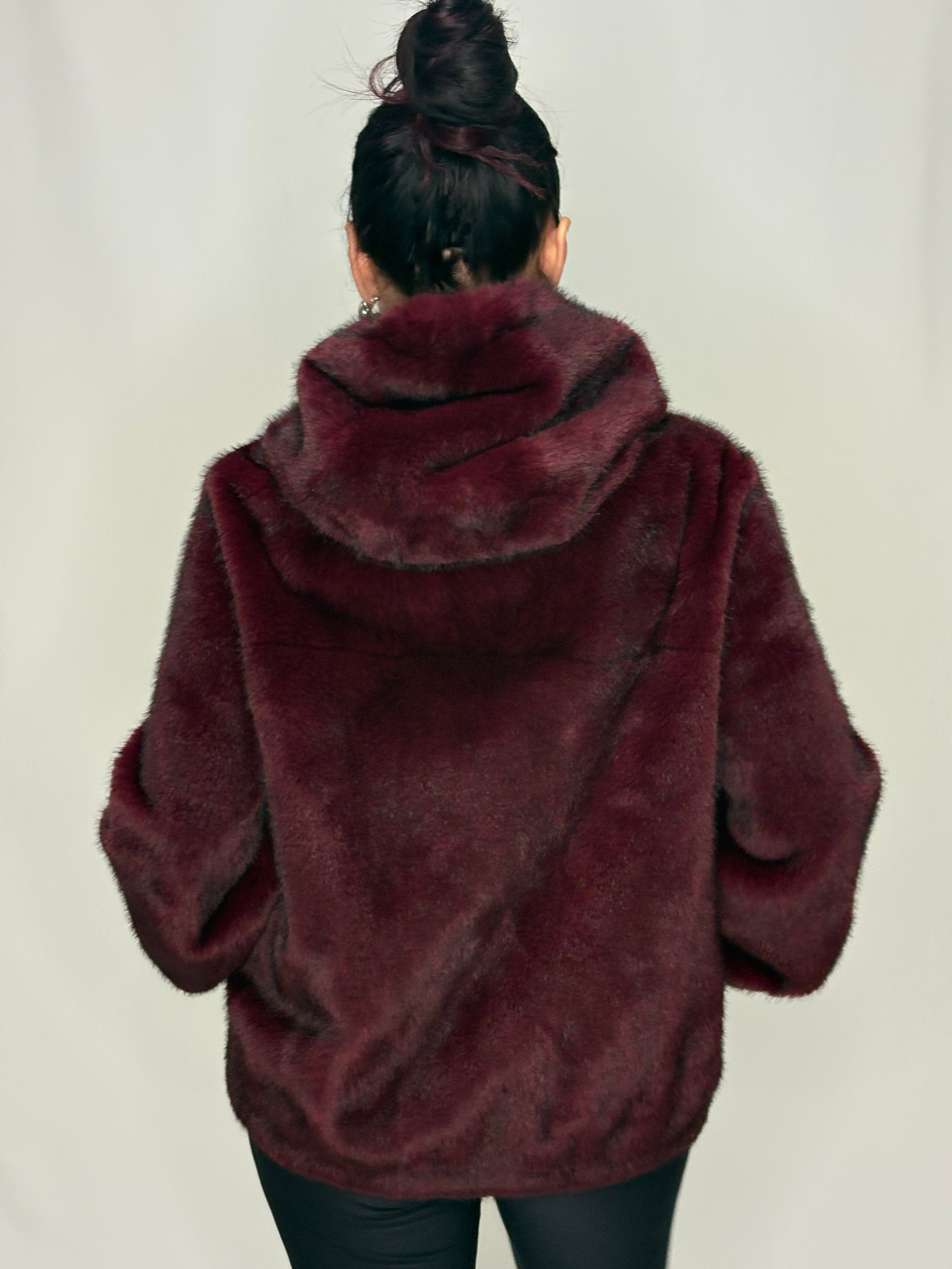Pelliccia con Cappuccio