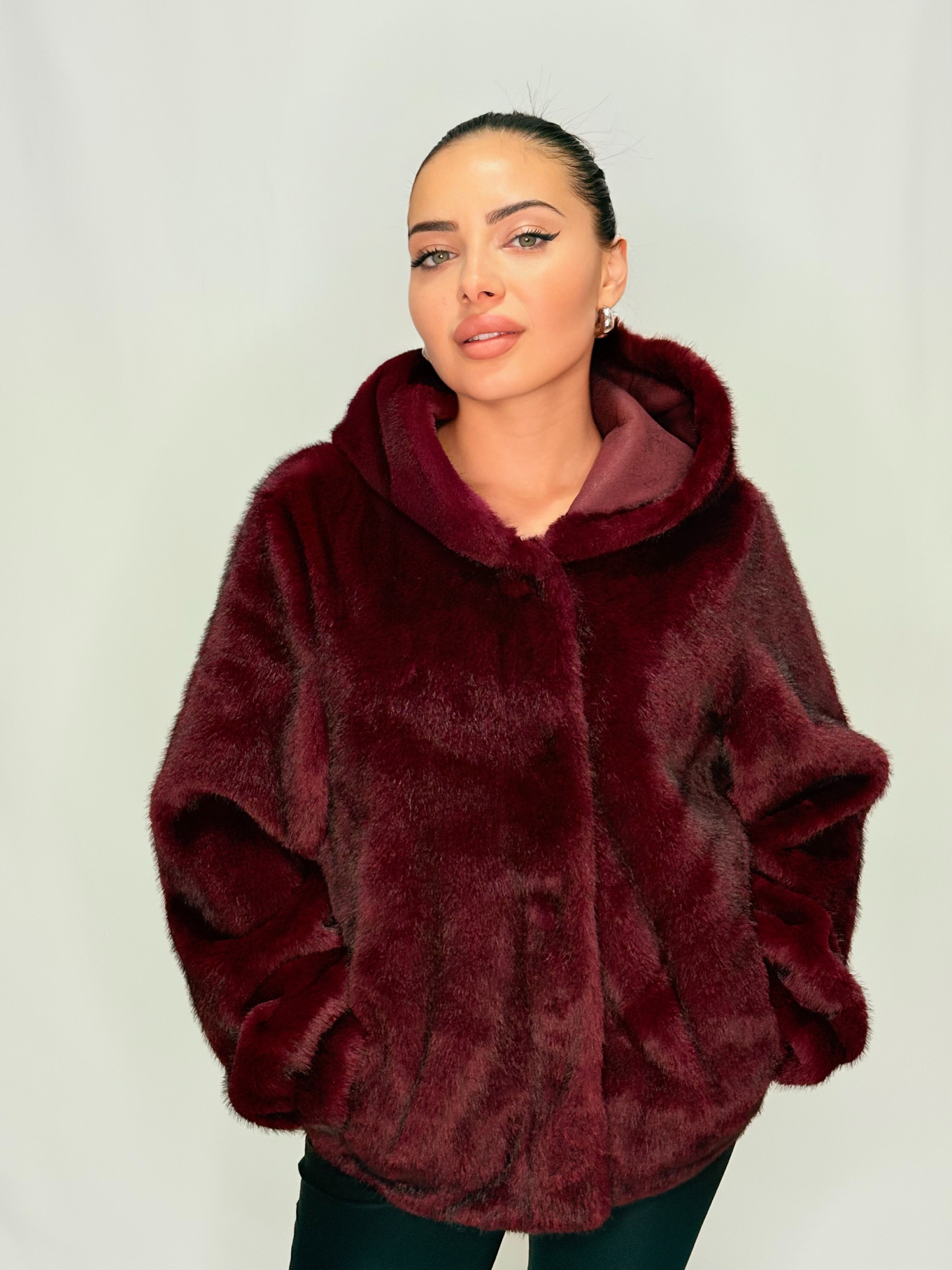 Pelliccia con Cappuccio