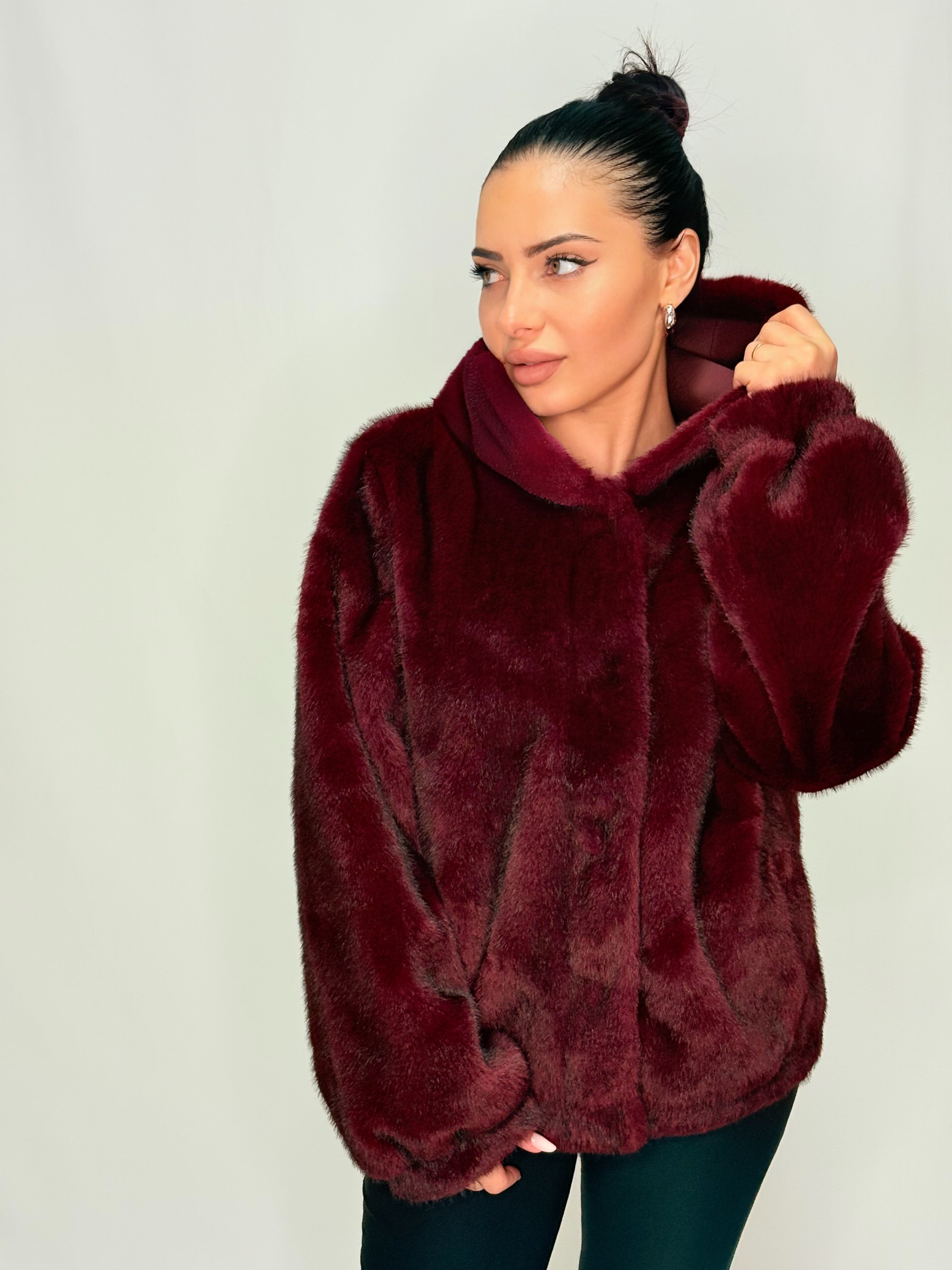 Pelliccia con Cappuccio